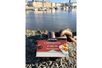 Chipirons farcis sauce basquaise 